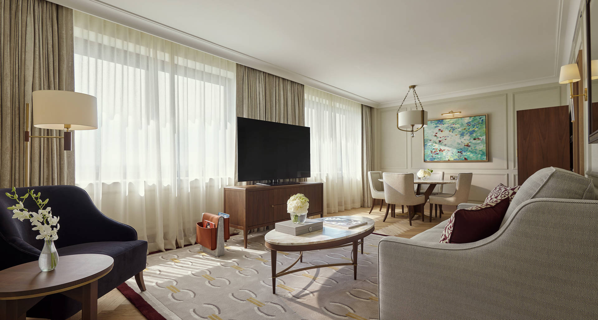 Peinture sur toile d'Elisabeth Stenne dans une suite du Carlton Towr 