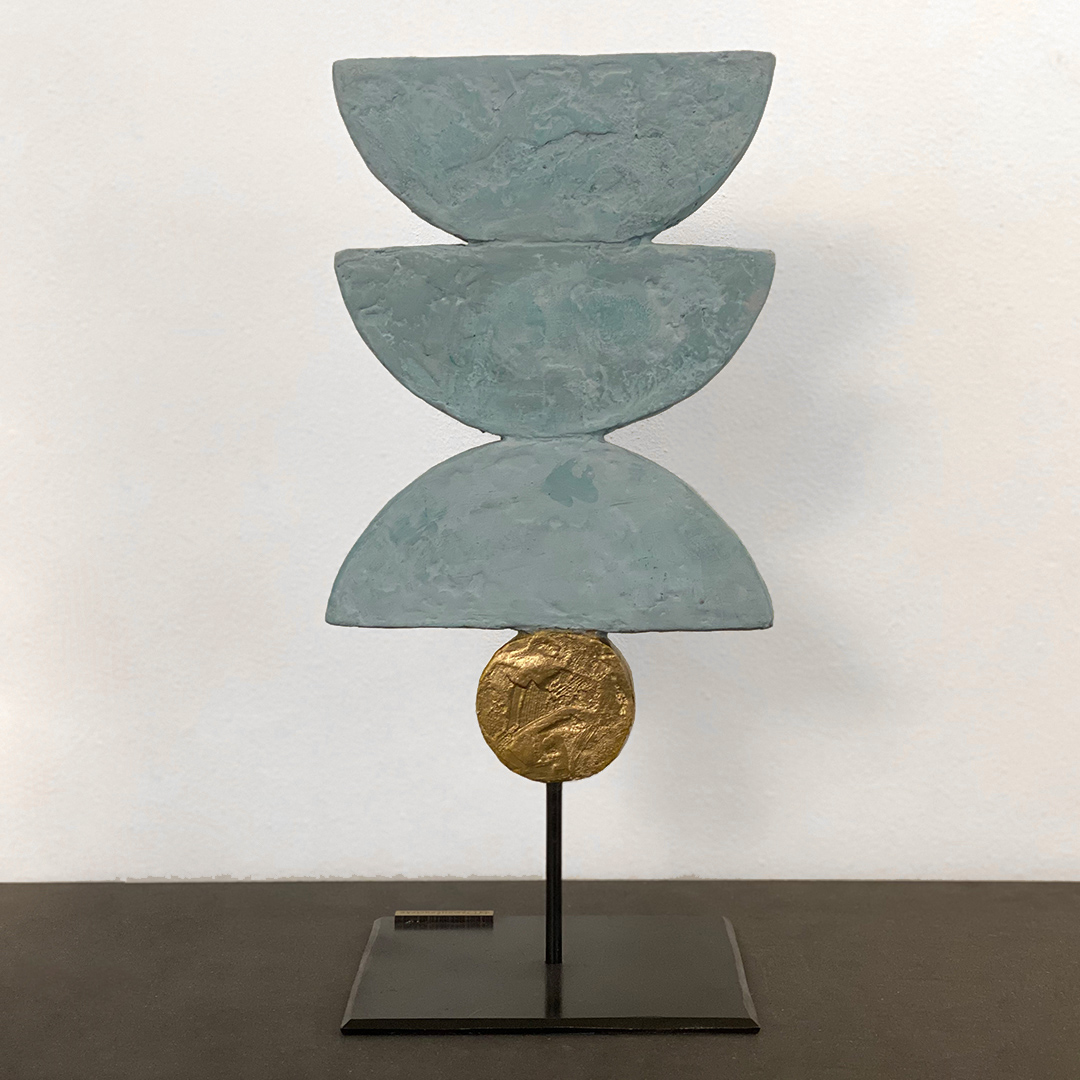Sculpture de Hiam Demeulenaere - Demi lune bleu vert & or en entier