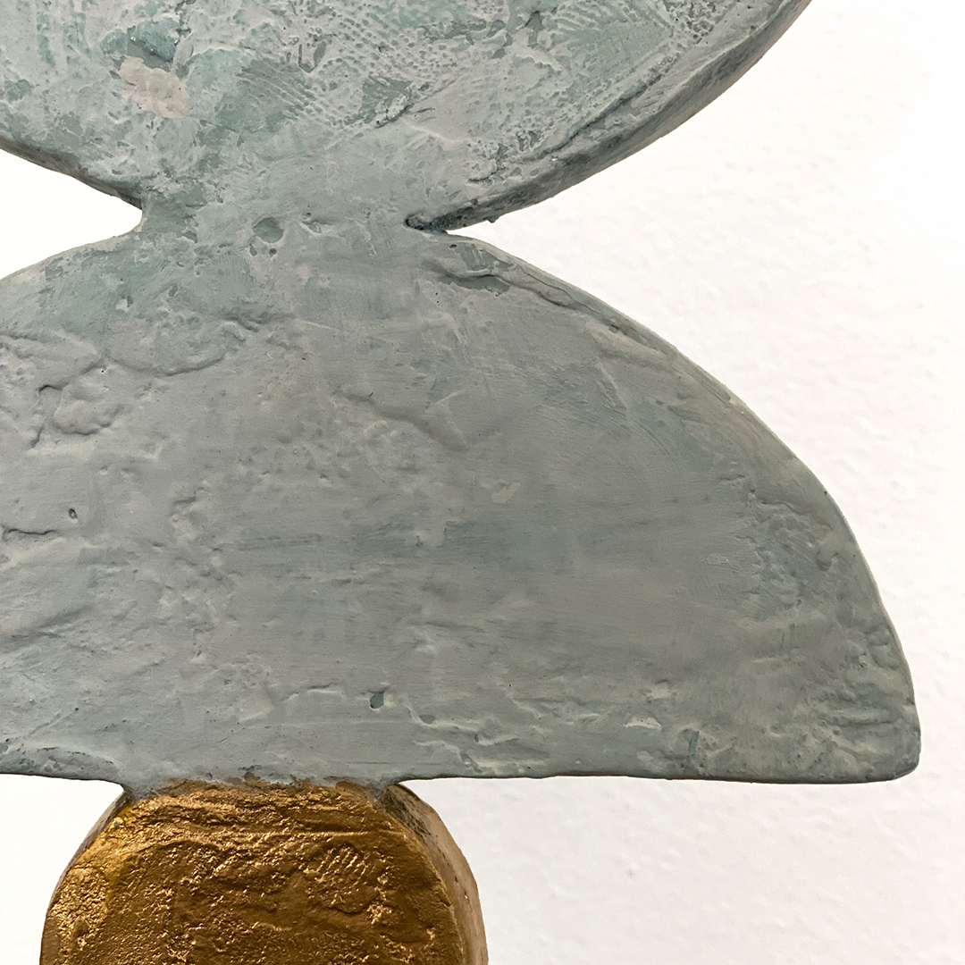 Sculpture de Hiam Demeulenaere - Demi lune bleu vert & or
