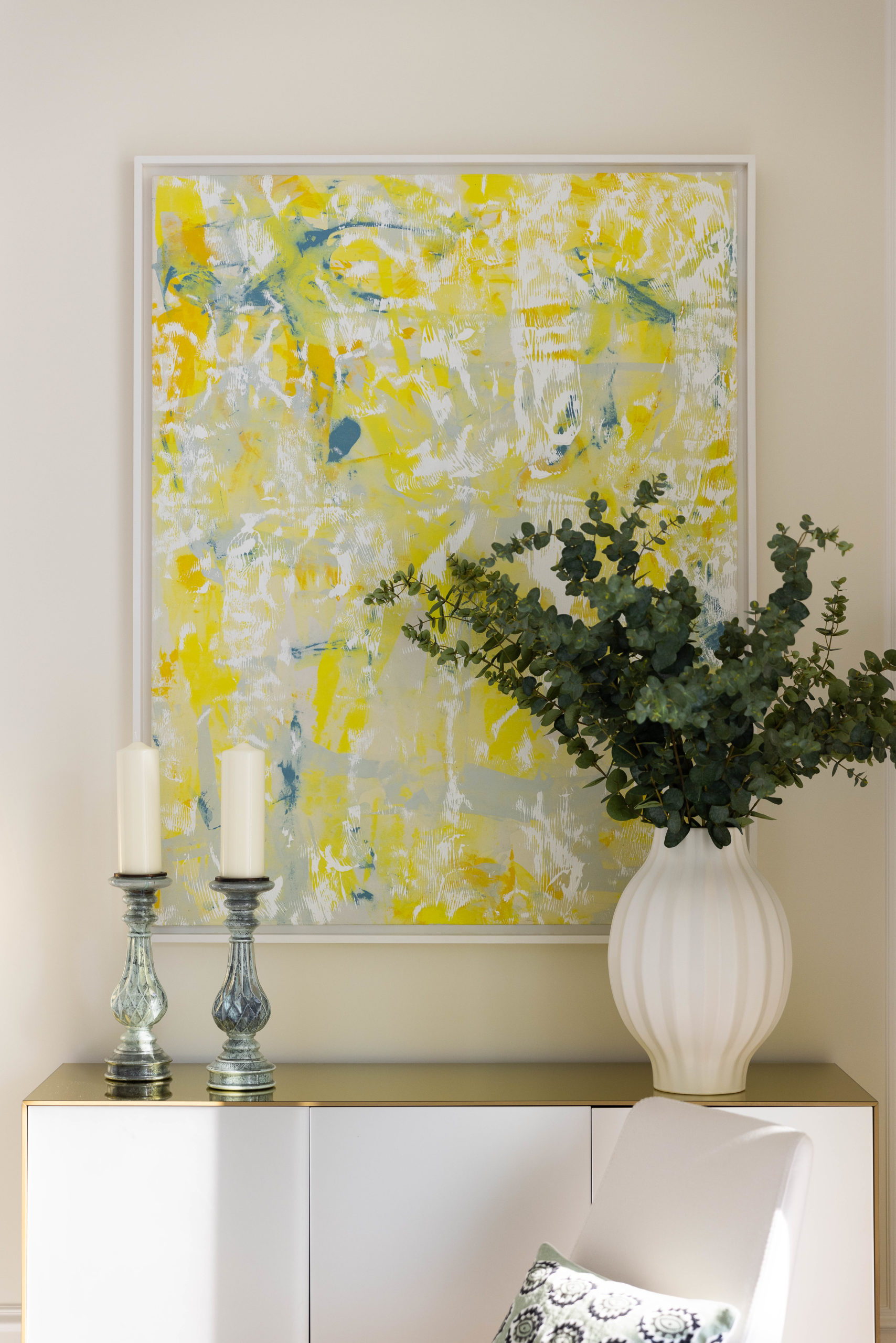 Peinture sur toile d'Anne Commet dans le salon de l'Eclaircie 