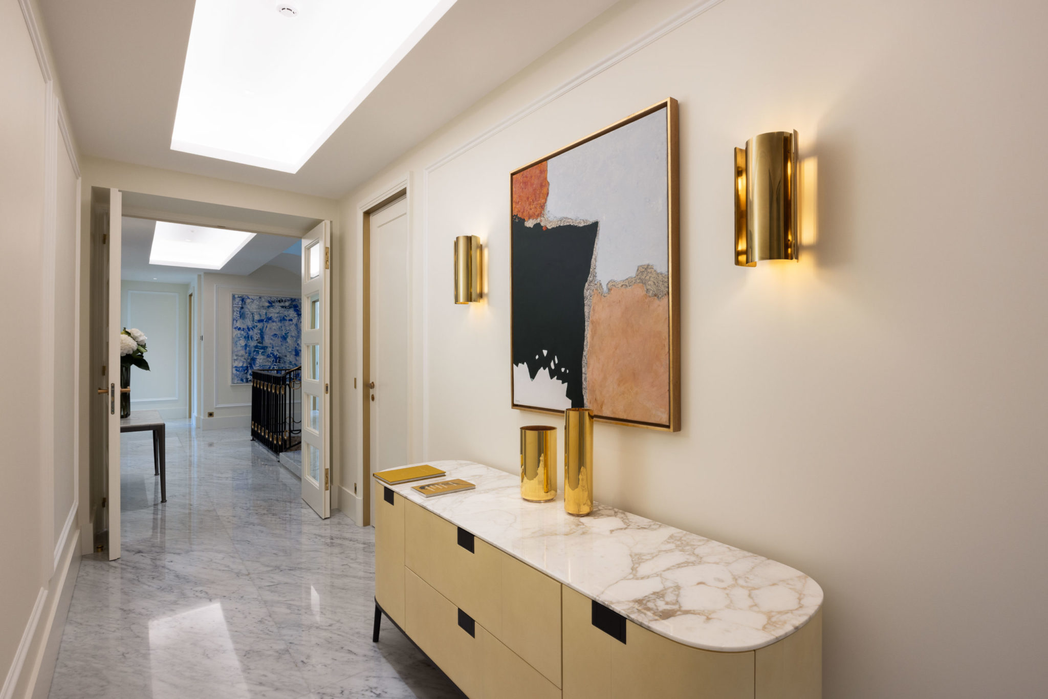 Peinture sur toilPeinture sur toile d'Isabelle Crampe dans une des chambres de l'Eclaircie 
