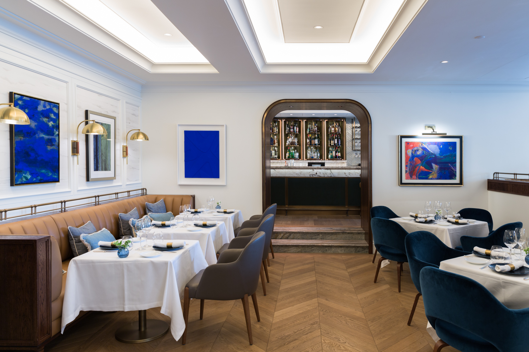 Réalisation conseil en art de la Galerie Durst au Carlton Tower - oeuvres d'Emmanuelle aussedat, et René Galassi