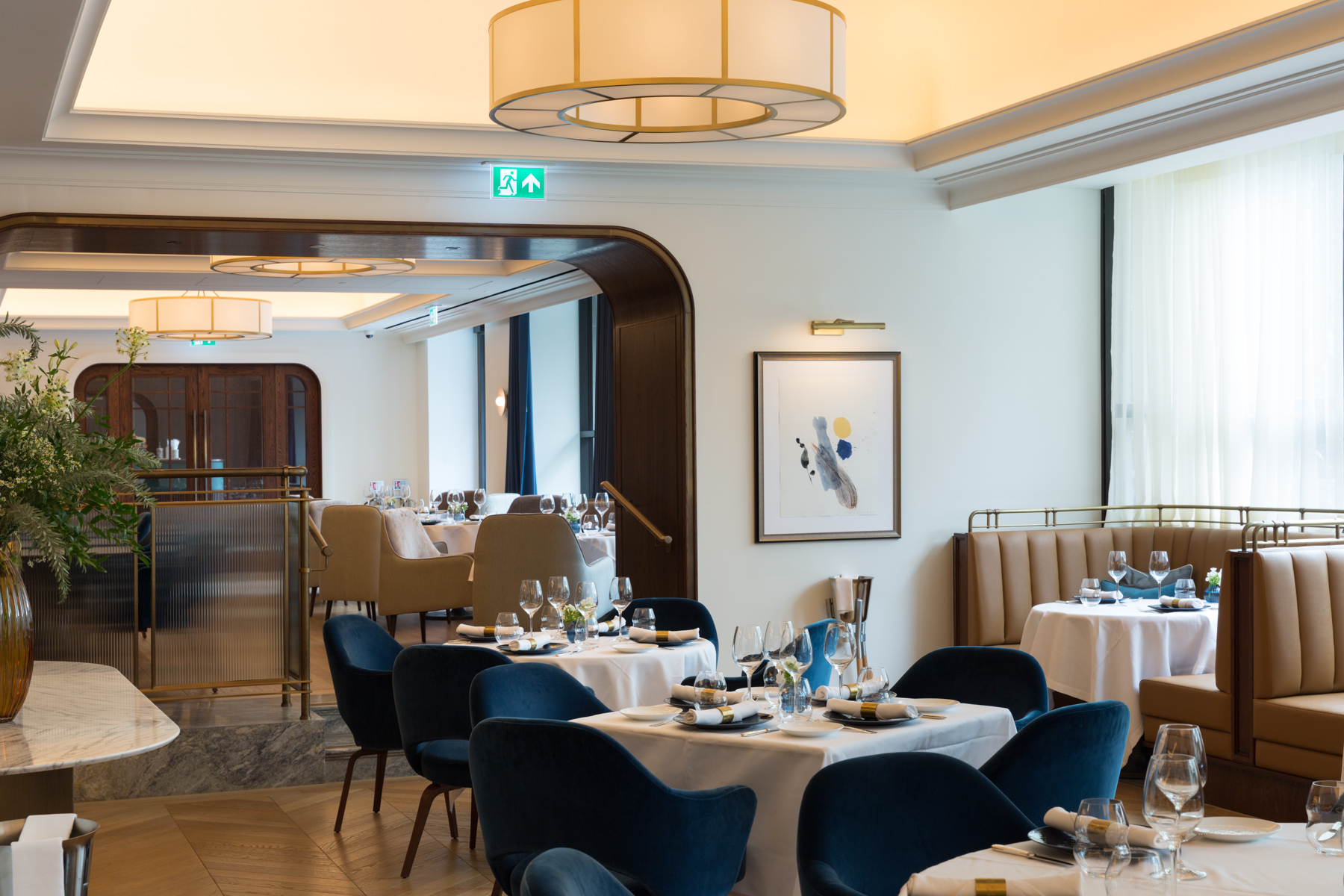 Réalisation conseil en art de la Galerie Durst au Carlton Tower - oeuvres d'Anne Mandorla 